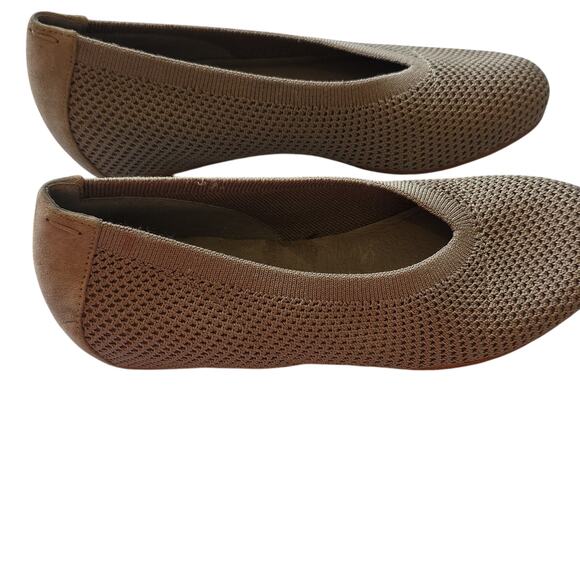 Eileen Fisher Sz 5.5 Taupe Ballet Flats with Woven Texture Lightweight Stretch - Picture 5 of 11